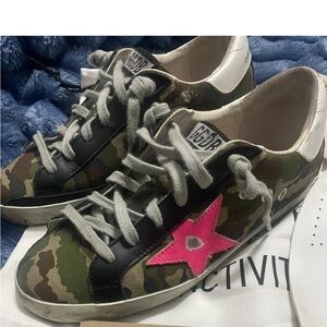 Golden goose camo superstars 36